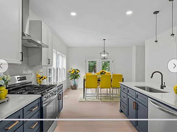 2nd image of 229 Hickory Glen Ln