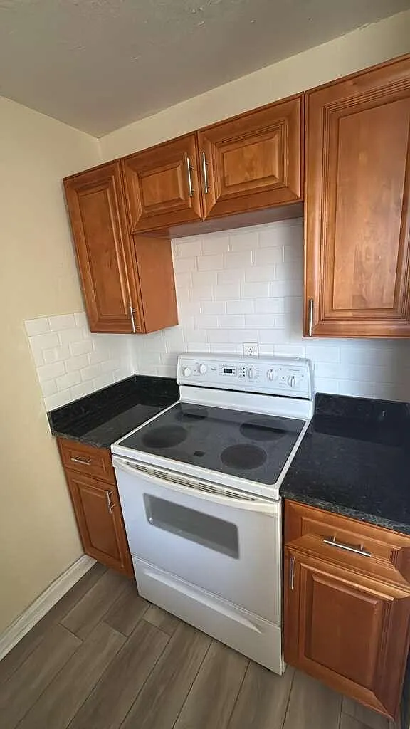 1 bed, 1.0 bath, 800 sqft, $1,700 — Photo 4