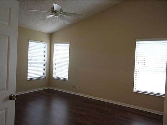 4th image of 7225 Solandra Ln