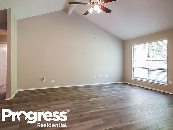 5th image of 2770 Willow Creek Dr