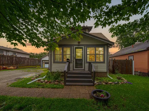 1009 7th Ave SW, Faribault, MN 55021