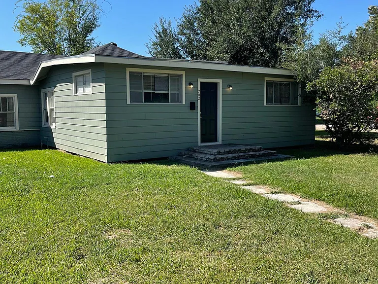 702 Sycamore St — Photo 4
