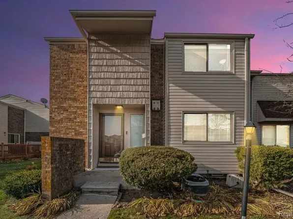 1 Norfolk Towne St #1, Southfield, MI 48075