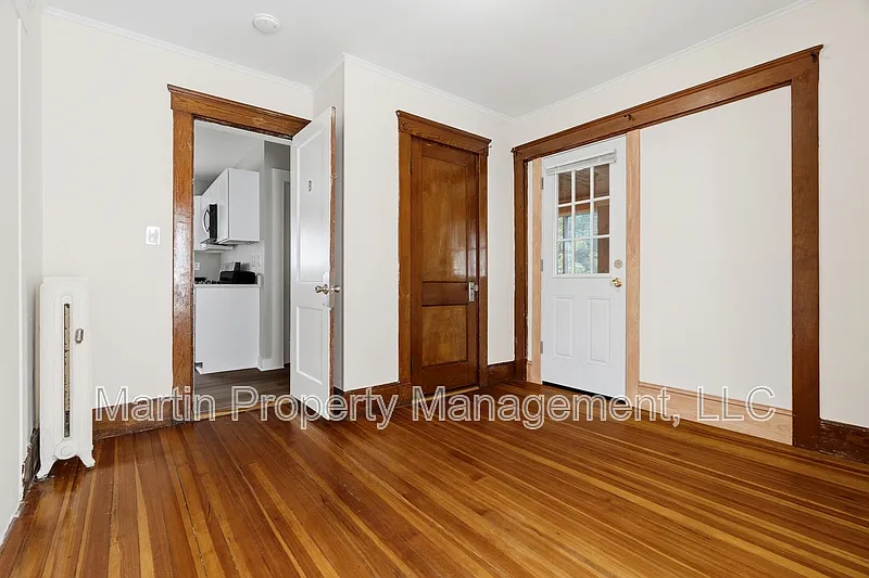 4 bed, 2.0 bath, 1025 sqft, $4,200 — Photo 3