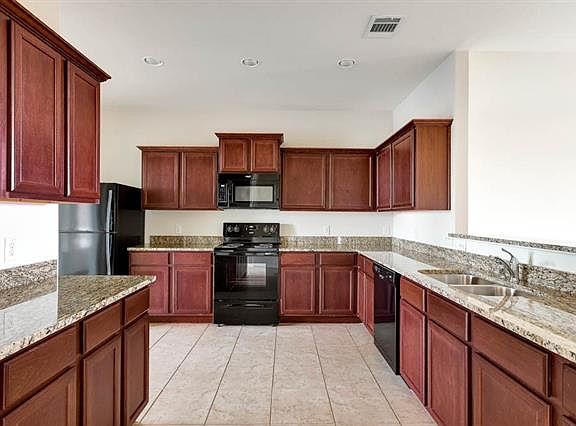4th image of 13225 Tower Ln