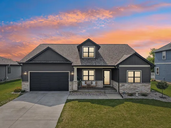 1216 Nordland Dr, Stoughton, WI 53589
