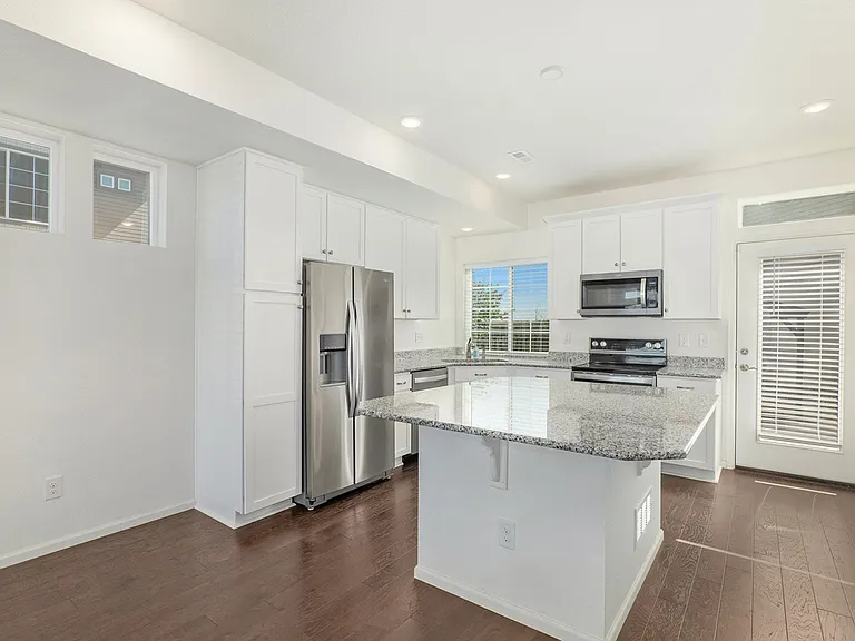 26126 E Byers Pl — Photo 6