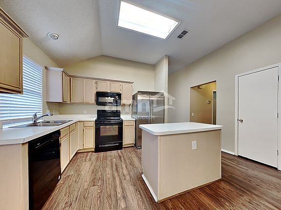 3rd image of 5221 Vista Verde Dr