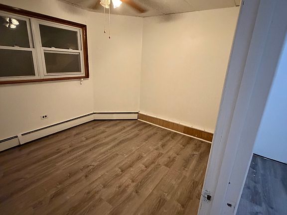 5th image of 409 Honesdale St #1