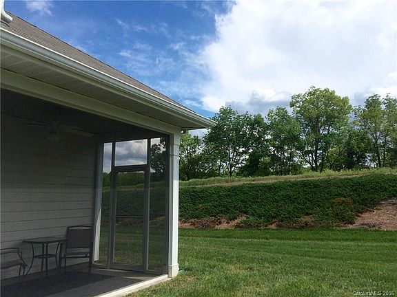 3rd image of 224 Park View Dr #126