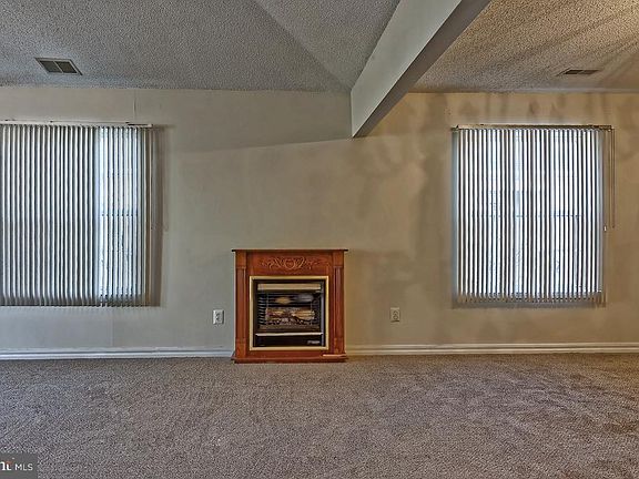5th image of 713 Barbados Dr