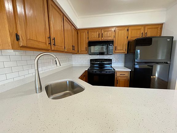 Kitchen view from the counter dining ledge