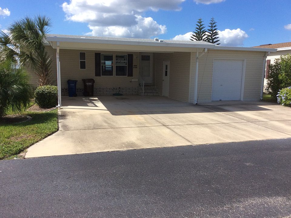 Can park 4 cars in driveway