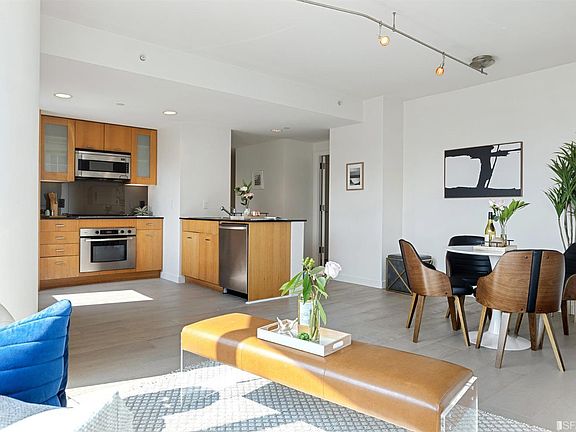3rd image of 355 1st St #901
