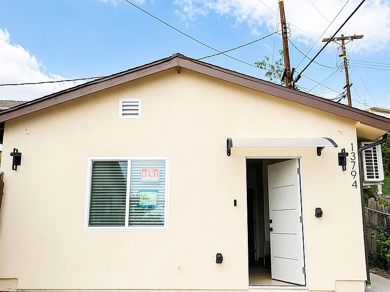 13794 Marchant Ave — Photo 7