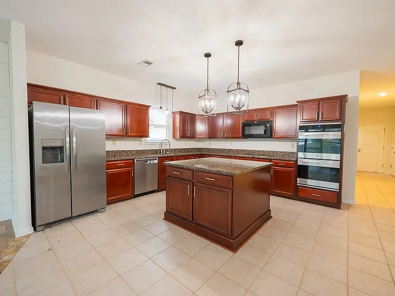 3911 Lighthouse Ln — Photo 6