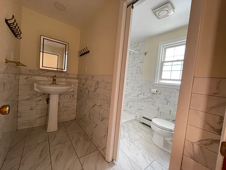 85 Langley Rd — Photo 10
