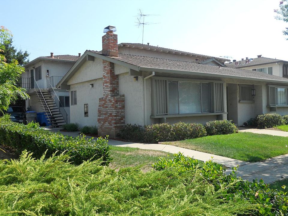1st image of 1571 Brookvale Dr APT 3
