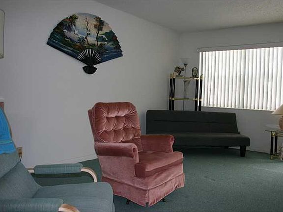 4th image of 343 Durham J #343