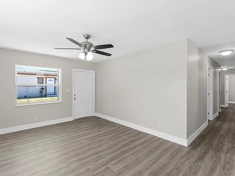 2171 NW 29th Ave — Photo 8