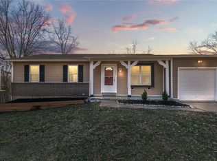 820 Prigge Rd, Saint Louis, MO 63138