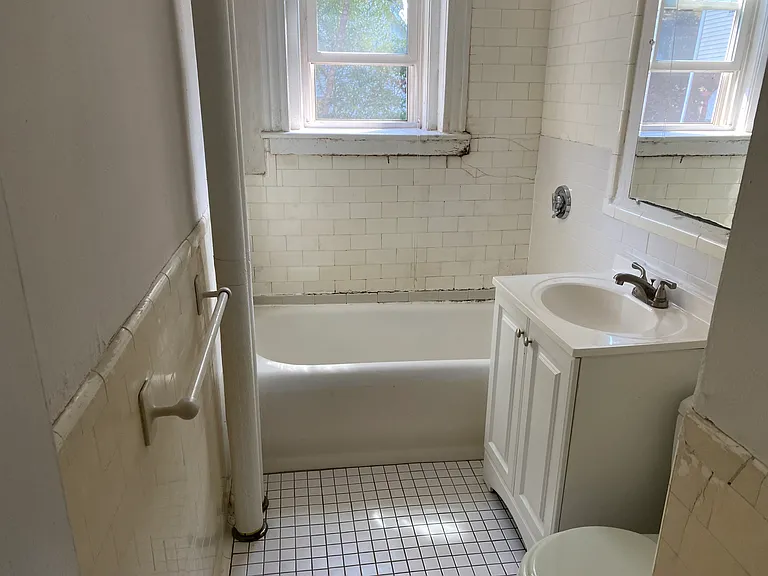 172 Maple St #109 — Photo 4