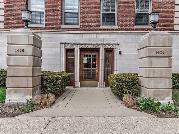 2nd image of 1426 Chicago Ave APT 3N