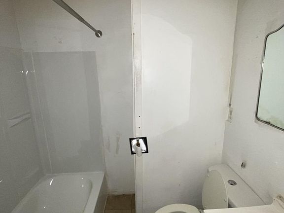 3rd image of 5133 Irving St APT A