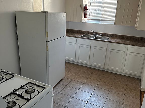 3rd image of 1818 Gold Ave SE #1818