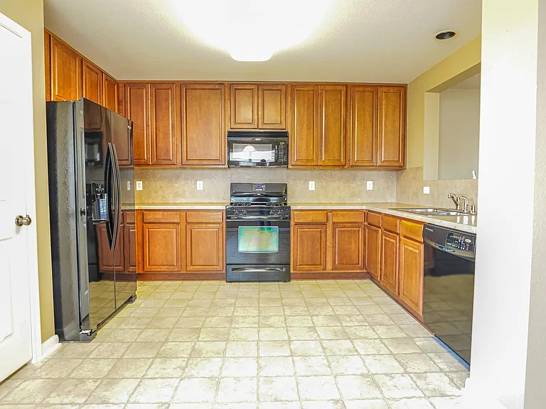18014 Shady Cypress Ln — Photo 8