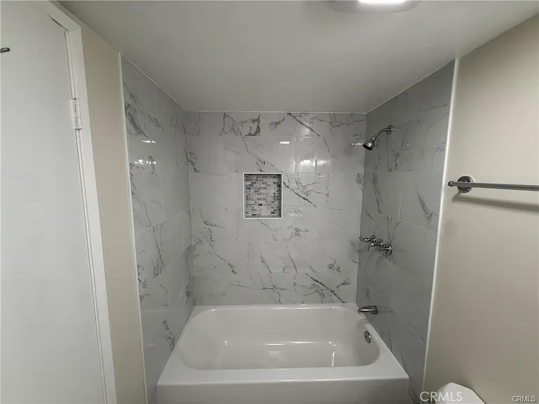 16970 Marygold Ave — Photo 12
