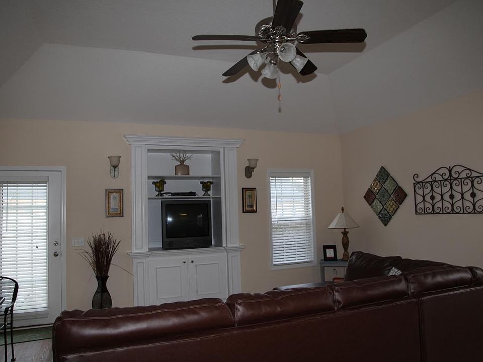 1st image of 303 Palm Ave
