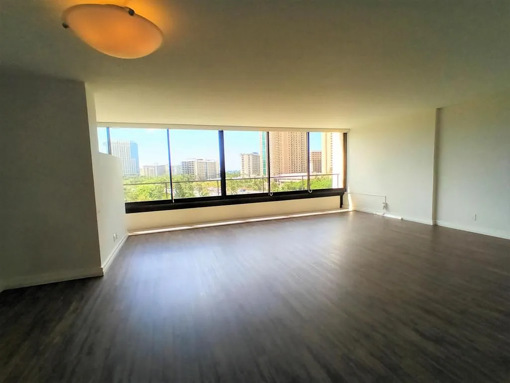 1910 Ala Moana Blvd,#9C — Photo 2
