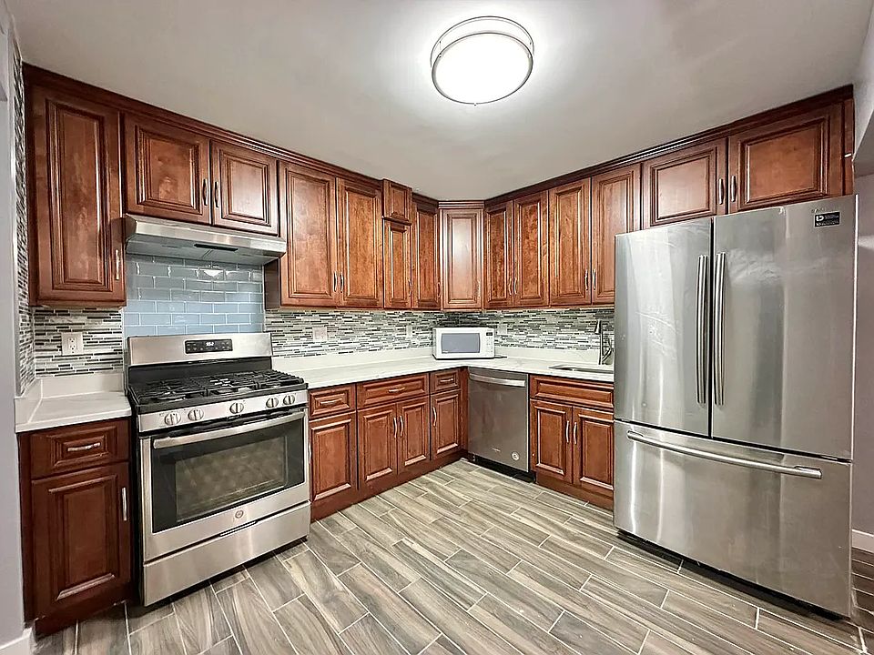 1st image of 30-96 32nd St #1R