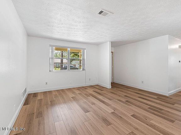 5th image of 6150 DEEPWOOD Drive E