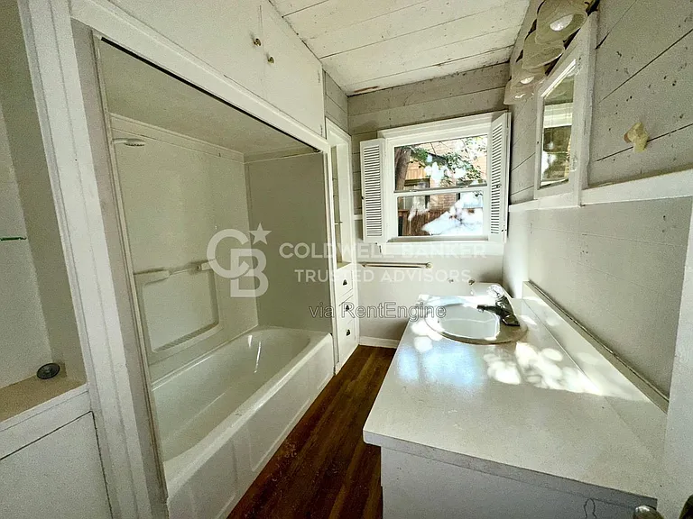 3012 22nd St — Photo 10