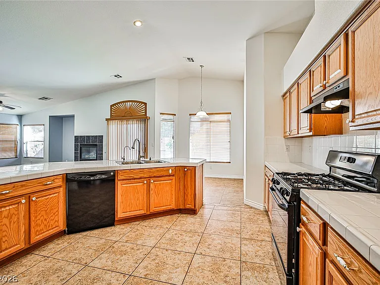 4514 Patriot Cannon St — Photo 9