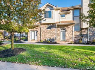 21 Marina View Dr, Sewaren, NJ