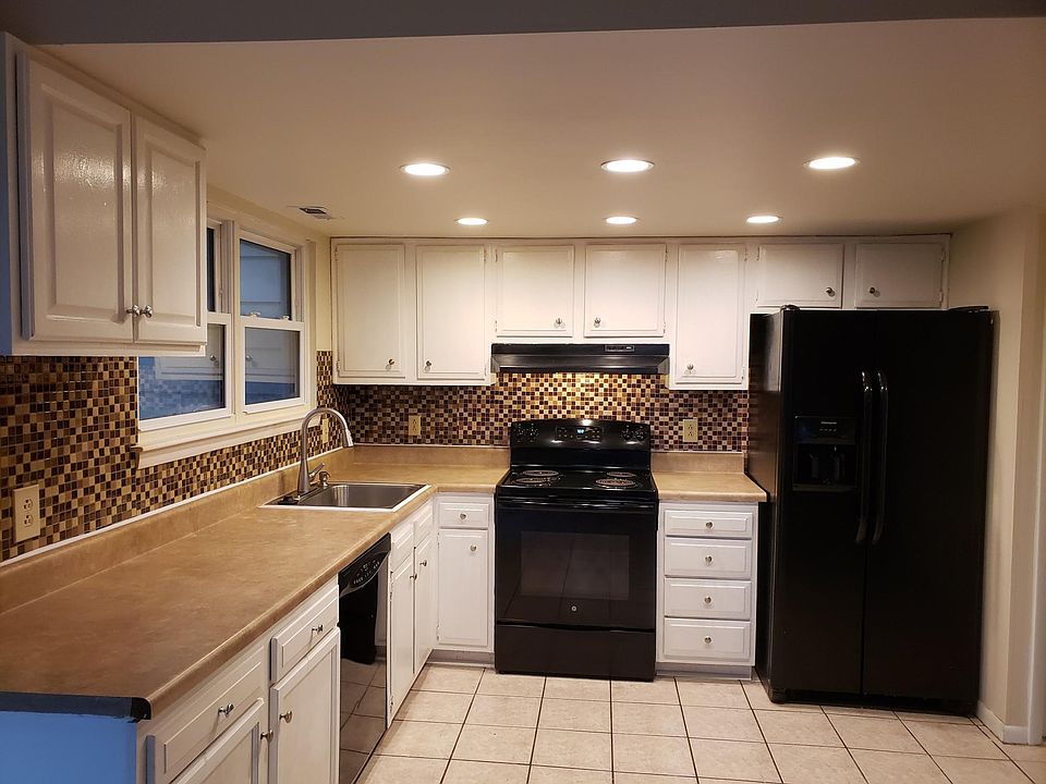New backsplash and faucet