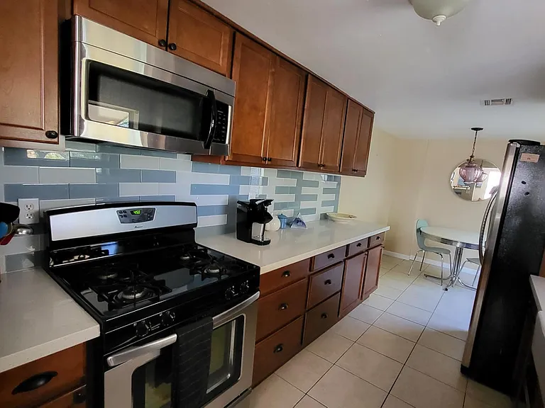 712 E Pierce St #2 — Photo 4