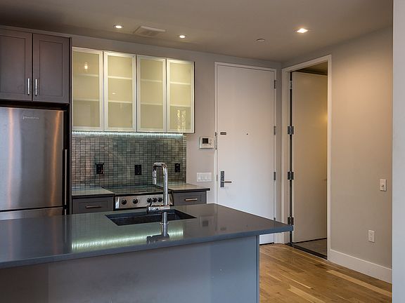 4th image of 185 Leonard St APT 1D