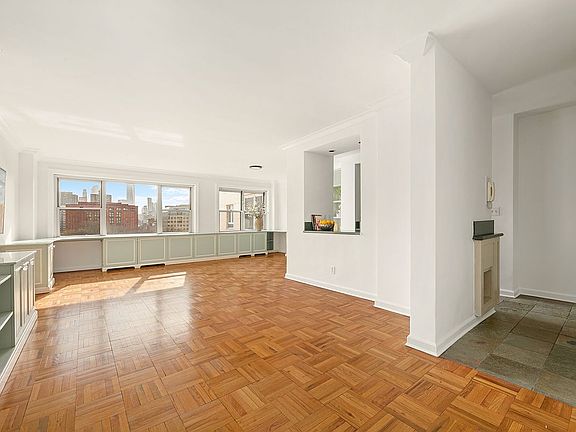 4th image of 20 E 9th St APT 11M
