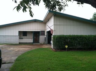 2835 Delta Dr, Port Arthur, TX 77642
