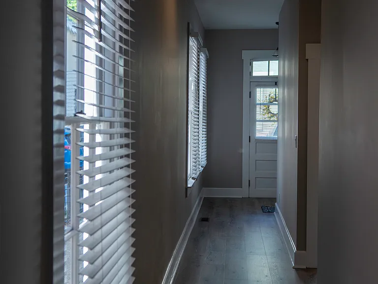 817 Perry St — Photo 7