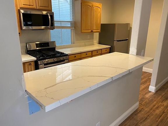 2nd image of 227 N Claremont Ave #1