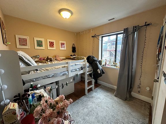 3rd image of 276 Chestnut Hill Ave APT 14