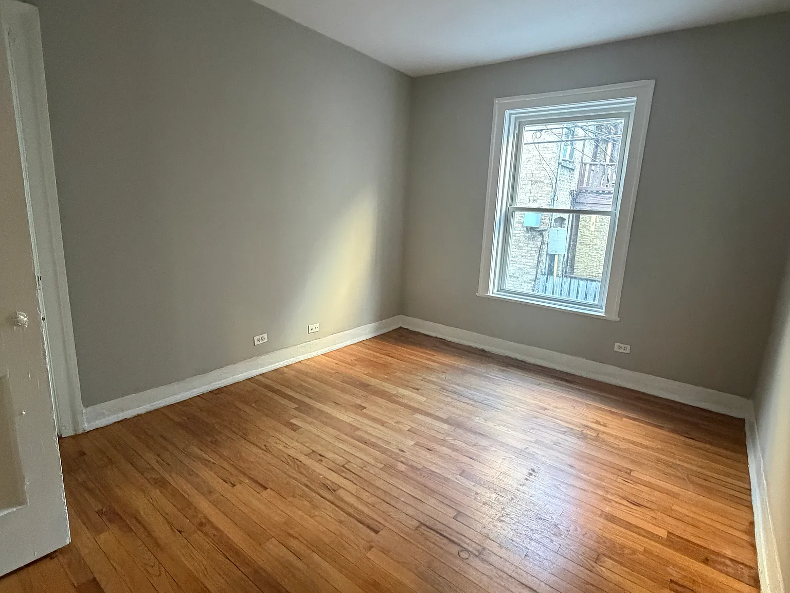 1621 W Farwell Ave — Photo 3