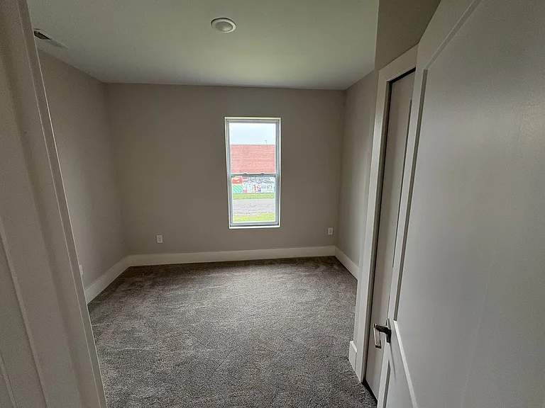 7436 Oakland St — Photo 29