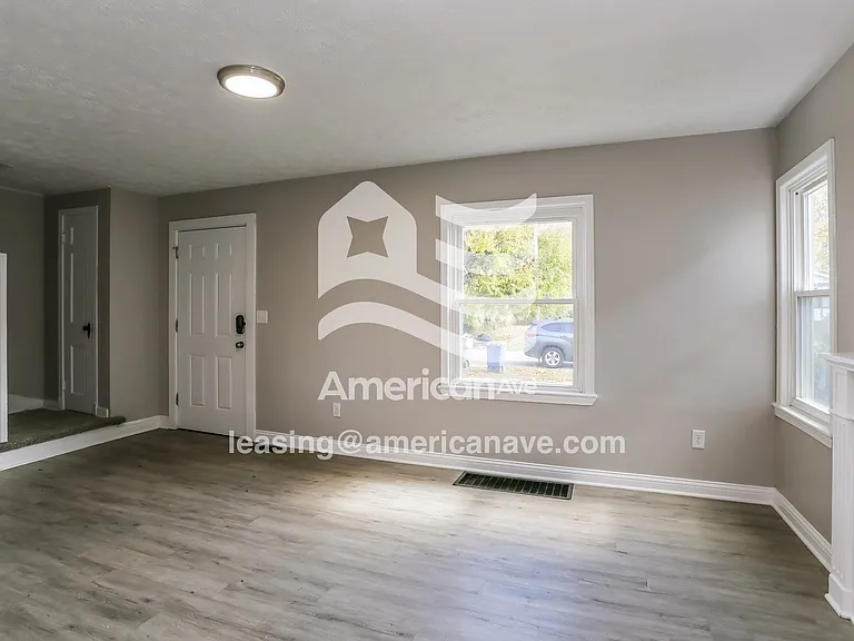 418199_004_wm_-_living_room_13284551.jpg