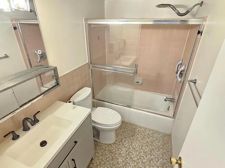 9900 Georgia Ave #415 — Photo 16